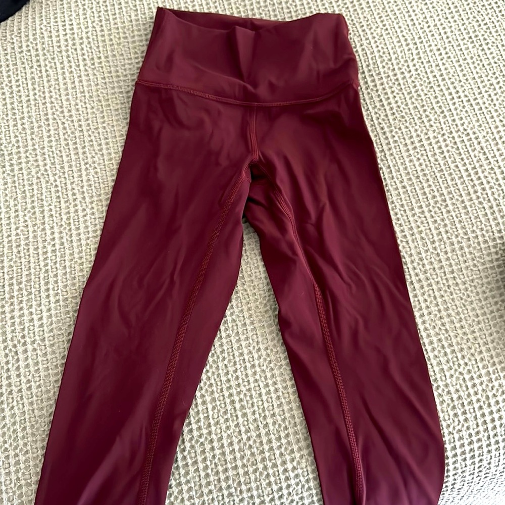 Women’s lululemon maroon leggings